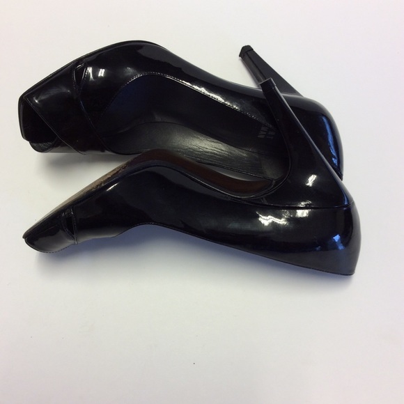 STUART WEITZMAN Black Patent Leather Pumps Size 6 - Picture 7 of 7